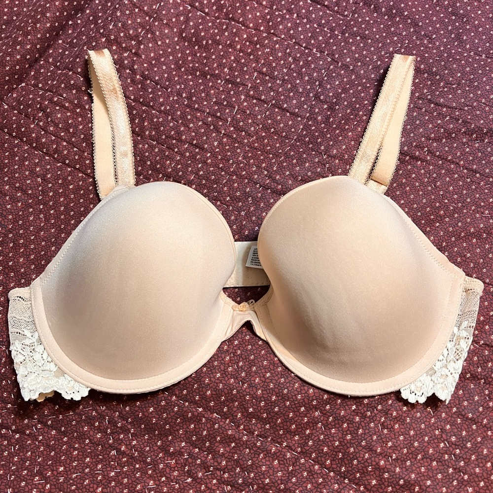 Wacoal Elegant Lace Trimmed 38D